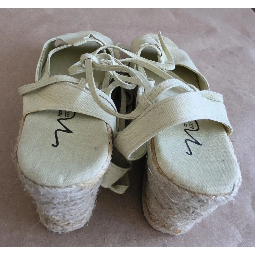 Newport News Espadrille Wedge Heels Size 8 Women Pale Green Resort Shoes
